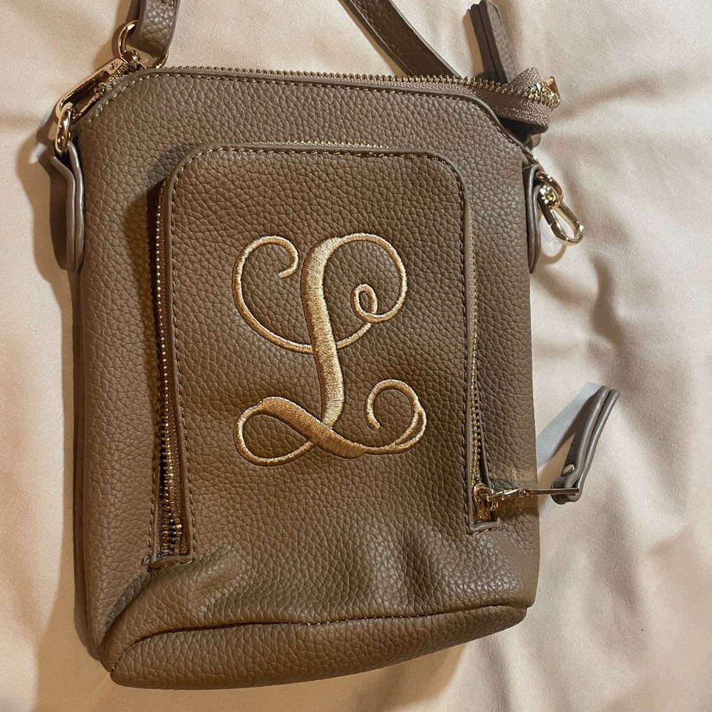 Elegant Dark Tan Crossbody Bag with Letter “L” and Gold Zippers and Accents,‎ OS